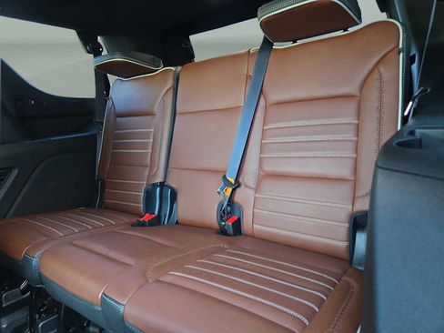 Used 2023 GMC Yukon Denali Ultimate image 14