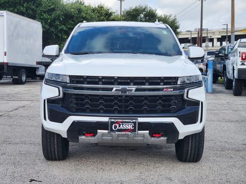Used 2022 Chevrolet Suburban Z71 w/ Luxury Package AWD/4WD image 2
