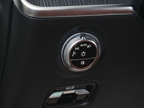 Used 2025 Mercedes-Benz C 300 4MATIC Sedan image 20