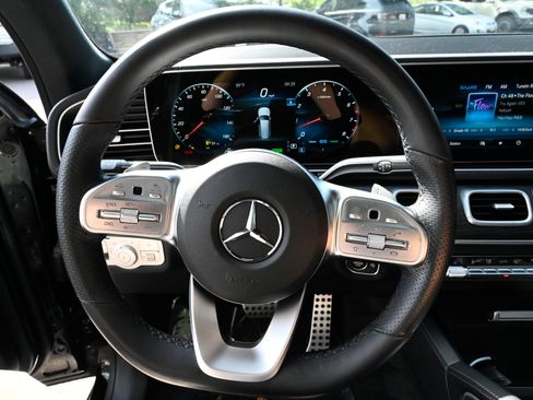Used 2021 Mercedes-Benz GLS 580 4MATIC image 24