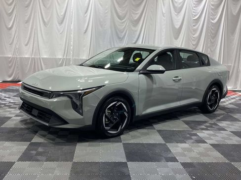 Used 2025 Kia K4 EX FWD image 1