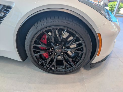 Used 2016 Chevrolet Corvette Z06 w/ 2LZ Preferred Equipment Group RWD image 8