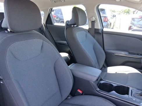 Used 2025 Kia K4 FWD image 13