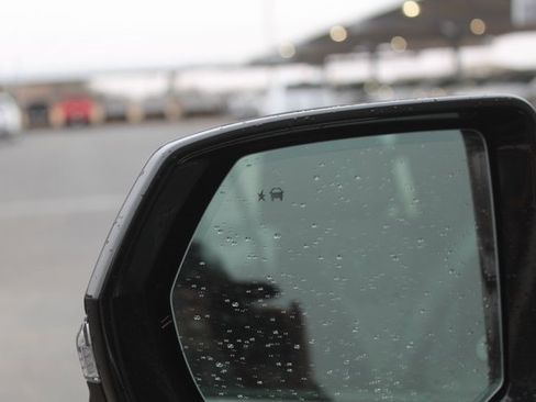 Used 2022 GMC Yukon Denali w/ Denali Ultimate Package image 14