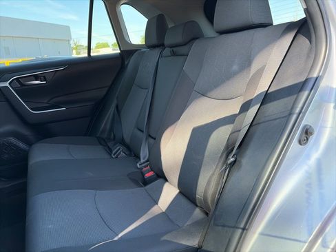 Used 2025 Toyota RAV4 XLE AWD/4WD image 9