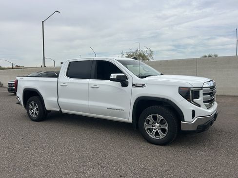 Used 2023 GMC Sierra 1500 SLE w/ X31 Off-Road Package AWD/4WD image 7