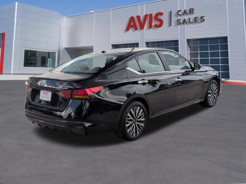 Used 2025 Nissan Altima 2.5 SV FWD image 6
