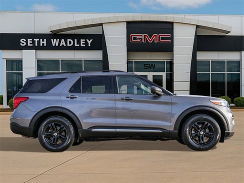 Used 2024 Ford Explorer XLT w/ Equipment Group 202A image 8