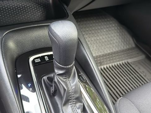 Used 2024 Toyota Corolla LE w/ LE Convenience Package FWD image 17
