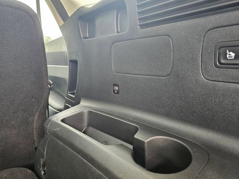 Used 2022 Kia Sorento S w/ Panoramic Sunroof Package FWD image 38