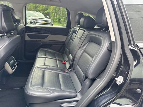 Used 2024 Lincoln Nautilus Reserve AWD/4WD image 26