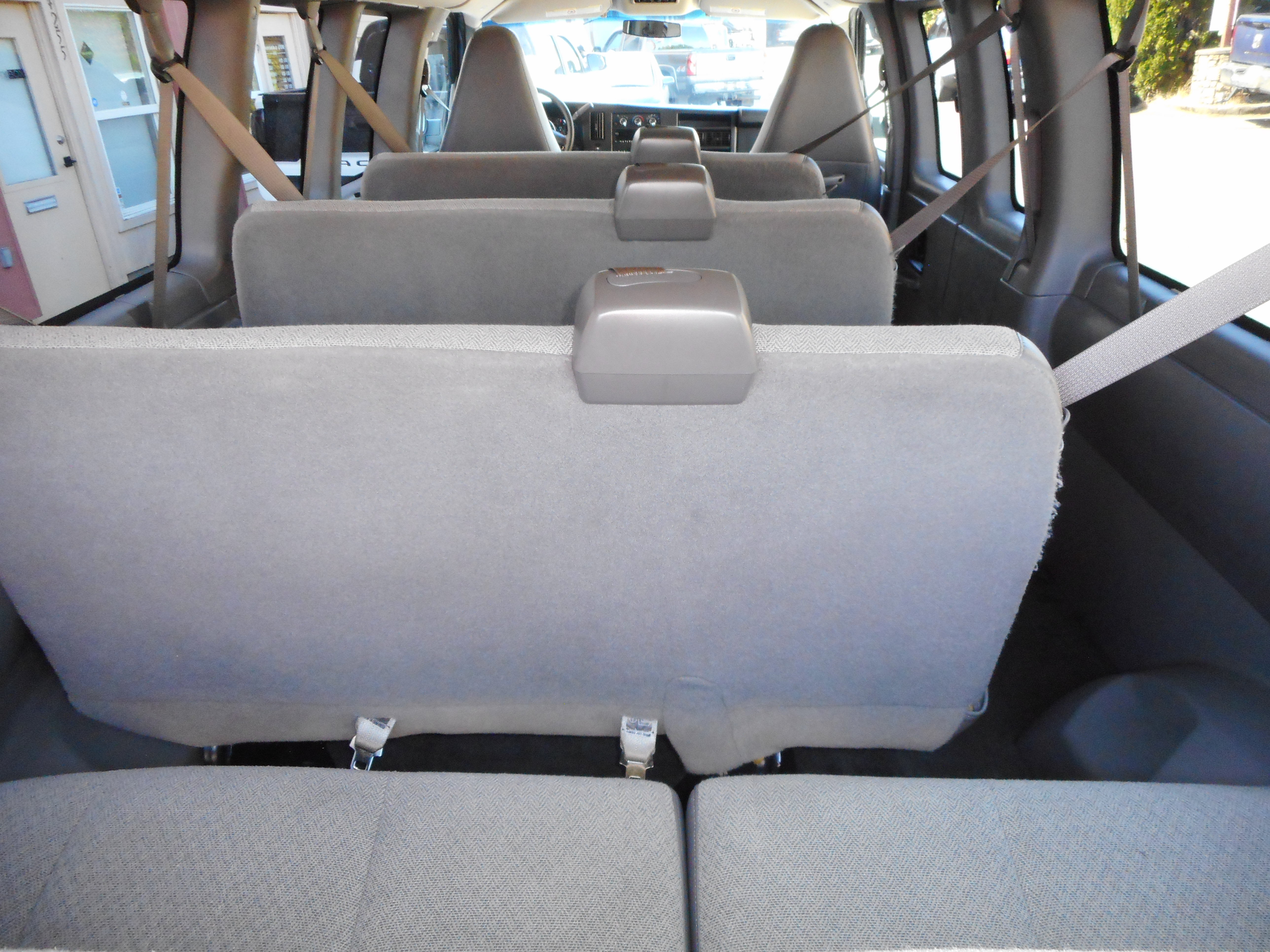Used 2017 Chevrolet Express 3500 LT w/ LT Preferred Equipment Group RWD image 18