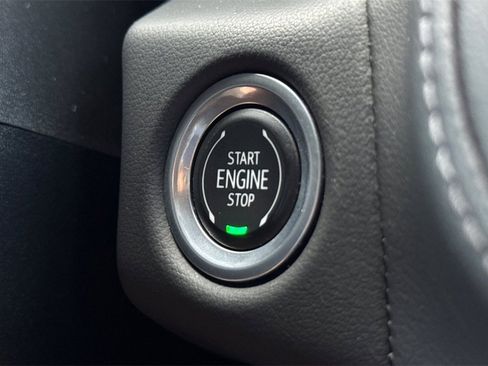 Used 2023 Chevrolet Suburban Z71 image 28