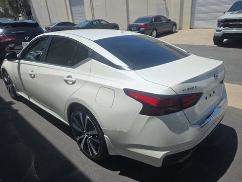 Used 2022 Nissan Altima 2.5 SR FWD image 3