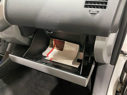 Used 2014 Toyota Tacoma 4x4 Access Cab V6 image 15