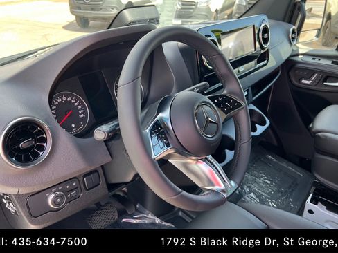 Used 2025 Mercedes-Benz Sprinter 3500 image 15