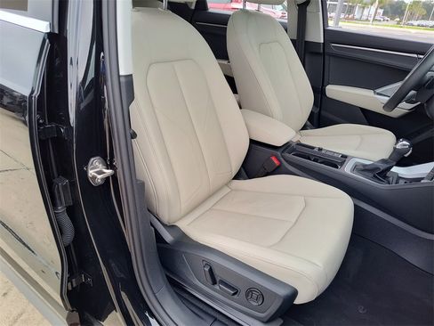 Certified 2025 Audi Q3 2.0T Premium w/ Convenience Package image 35