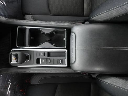 Used 2024 Nissan Pathfinder SV FWD image 33