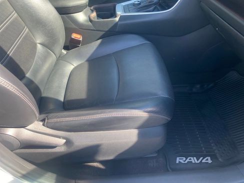 Used 2019 Toyota RAV4 Limited w/ Cold Weather Package AWD/4WD image 7