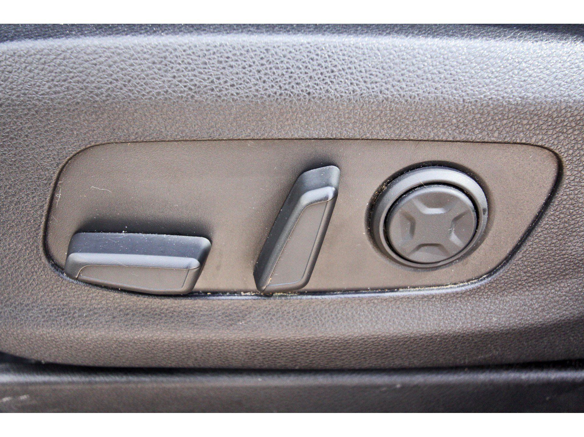 Certified 2022 Kia Carnival SX FWD image 34