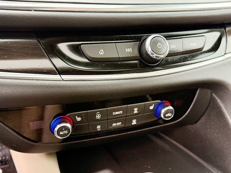 Used 2019 Buick Enclave Essence FWD image 26