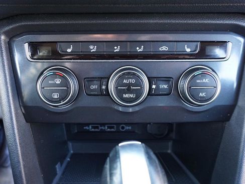 Used 2020 Volkswagen Tiguan S image 21