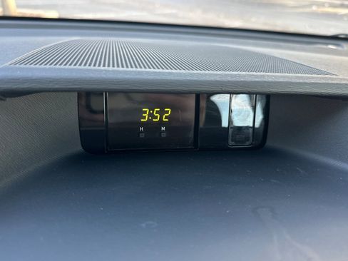 Used 2014 Toyota Sienna L image 38