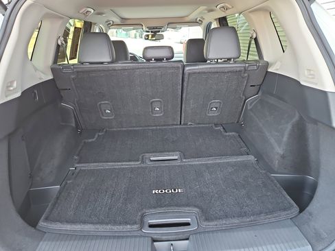 Used 2023 Nissan Rogue SL w/ SL Premium Package image 13