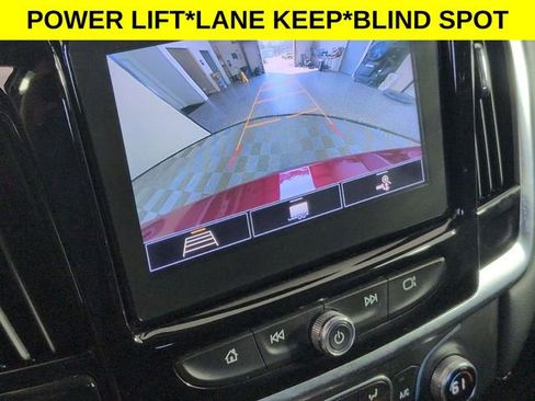 Used 2021 Chevrolet Traverse LT image 18