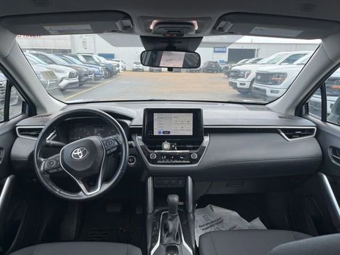 Used 2023 Toyota Corolla Cross LE FWD image 9