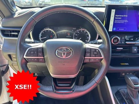 Used 2023 Toyota Highlander XSE image 14
