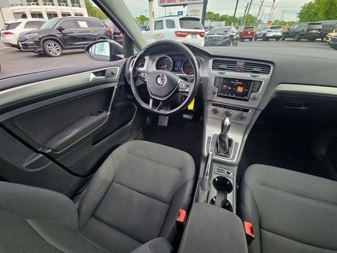 Used 2017 Volkswagen Golf S AWD/4WD image 10