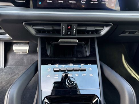 Certified 2025 Porsche Cayenne Turbo GT image 43