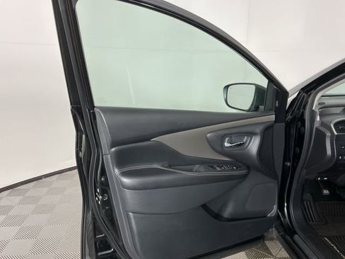 Used 2021 Nissan Murano SV image 14