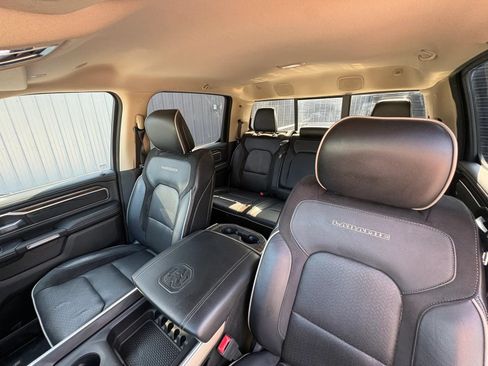 Used 2019 RAM 1500 Laramie AWD/4WD image 18