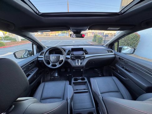 Used 2023 Honda Odyssey Sport image 20