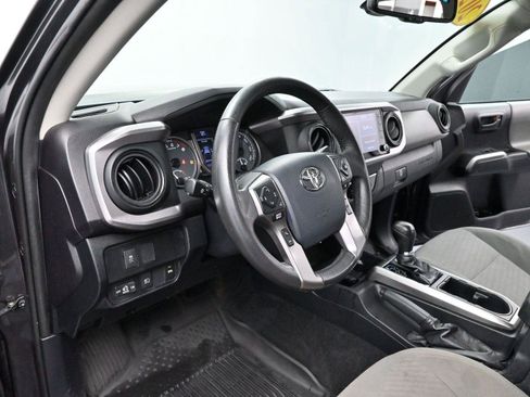 Used 2020 Toyota Tacoma SR5 image 12
