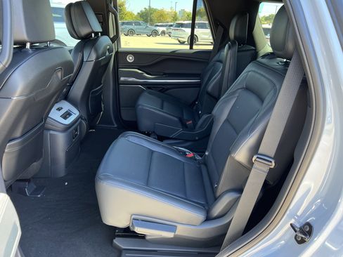 New 2025 Lincoln Navigator Reserve w/ Jet Appearance Package image 26