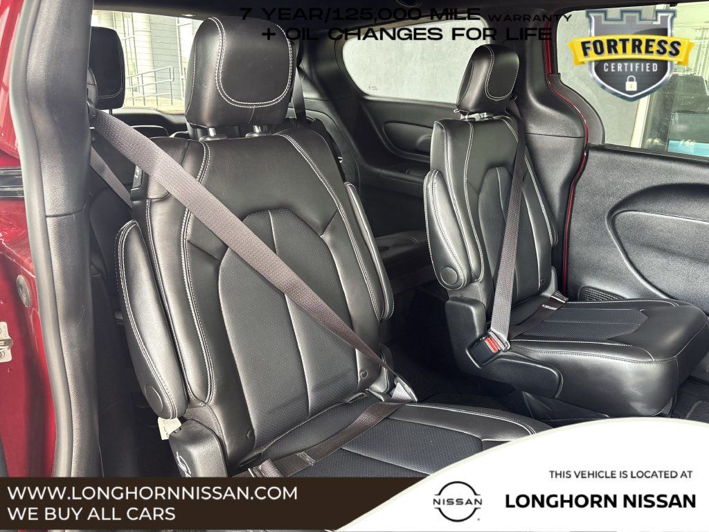 Used 2025 Chrysler Pacifica Select AWD/4WD image 26