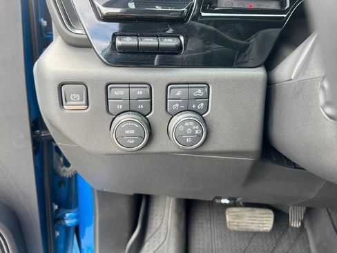 Used 2022 Chevrolet Silverado 1500 ZR2 w/ Technology Package AWD/4WD image 18