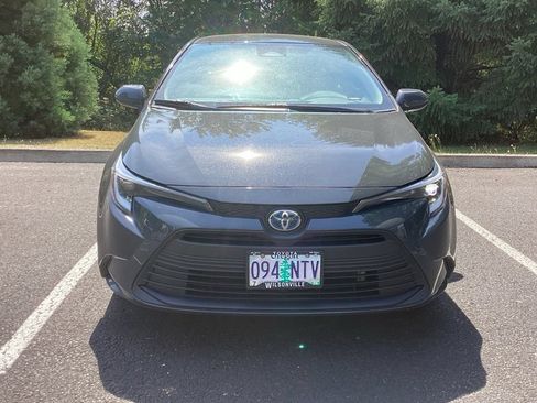 Certified 2025 Toyota Corolla LE w/ LE Premium Package AWD/4WD image 17