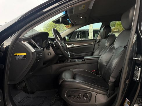 Used 2015 Hyundai Genesis 5.0 RWD image 9