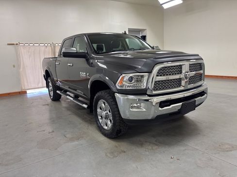 Used 2018 RAM 2500 Laramie w/ Convenience Group image 2
