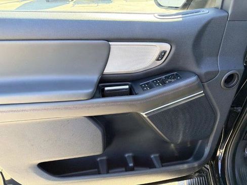 Certified 2025 Ford Expedition Active image 18