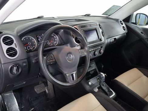 Used 2017 Volkswagen Tiguan S FWD image 7