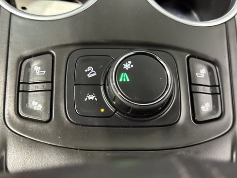 Used 2022 GMC Terrain SLE w/ Driver Convenience Package FWD image 32