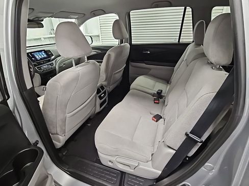 Used 2021 Honda Pilot EX image 32