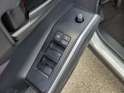 Used 2023 Toyota Highlander LE image 15