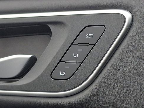 Used 2024 Nissan Rogue Platinum w/ Platinum Premium Package image 30