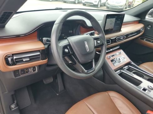 Used 2024 Lincoln Aviator Reserve w/ Equipment Group 201A AWD/4WD image 13